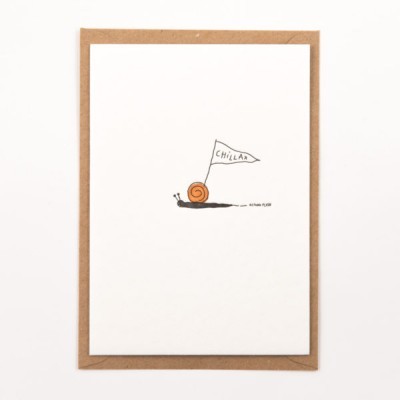 Cartão branco com desenho de caracol e bandeira CHILLAR