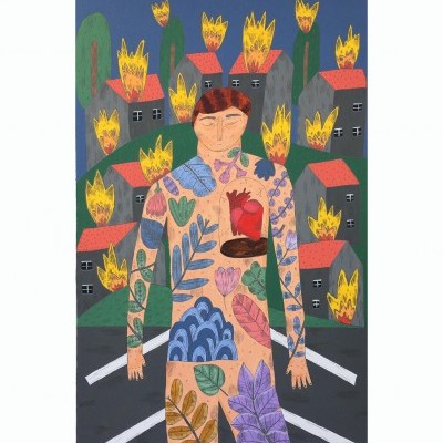 Pintura figurativa com homem tatuado e casas em chamas no fundo