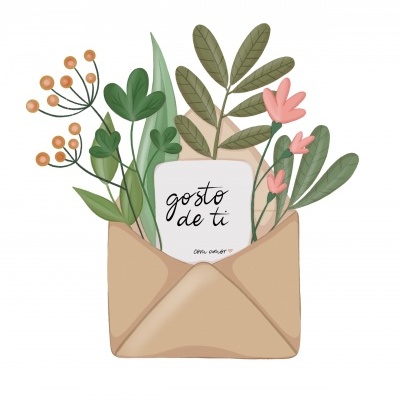 Envelope com flores verdes e rosa e cartão com a mensagem 