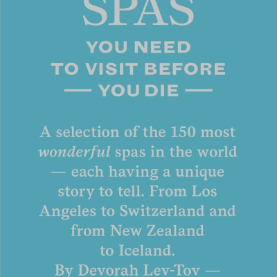 Capa azul de livro com texto sobre spas