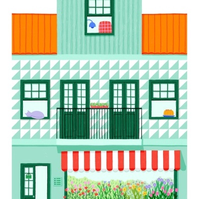 Fachada de loja com toldo vermelho e branco, flores, janelas verdes e telhado laranja