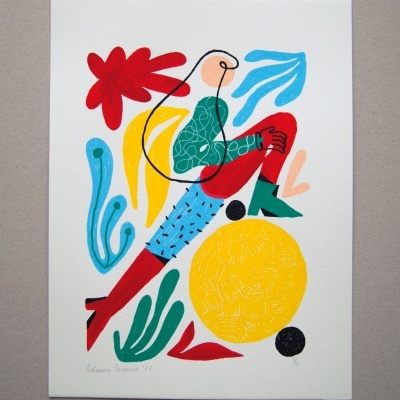 Ilustração abstrata colorida de figura humana em papel branco sobre fundo cinza.