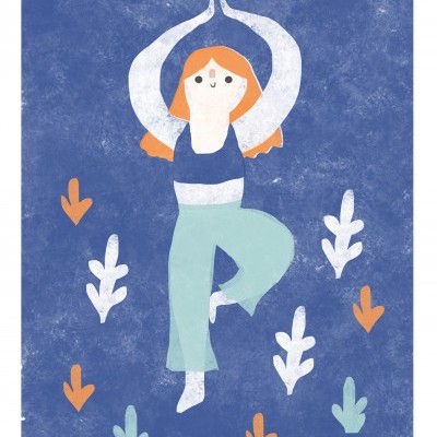 Desenho de mulher em pose de yoga com fundo azul e folhas coloridas