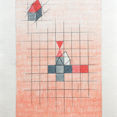 Desenho geométrico com formas coloridas em fundo coral e grelha preta.