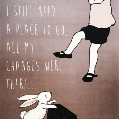 Ilustração de coelho com mala e cão pendurado com texto em fundo castanho