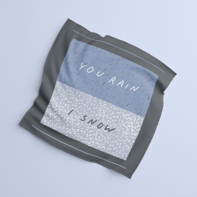 Lenço azul e cinza com textos YOU RAIN I SNOW