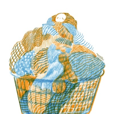 Ilustração de uma cesta de arame com várias almofadas e tecidos coloridos