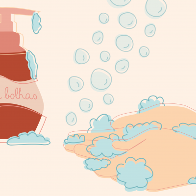 Dispensador cor de rosa com espuma azul e bolhas transparentes