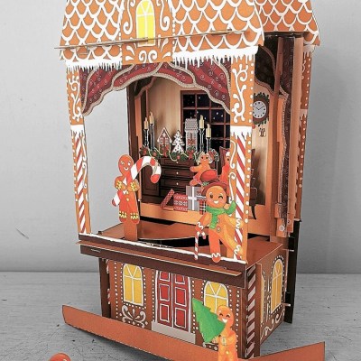 Casa de gingerbread decorativa de cartão com tema de Natal