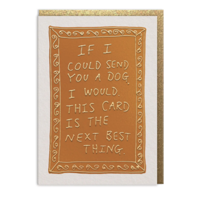 Cartão de saudação branco com área castanha e texto manuscrito com envelope dourado