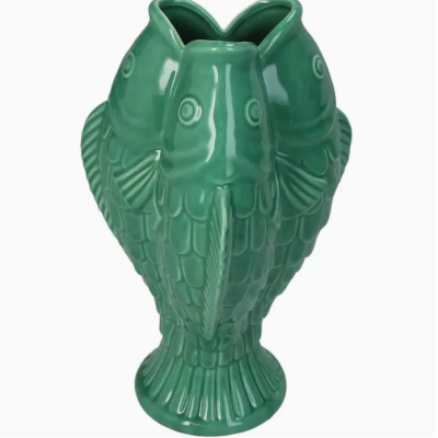 Vaso cerâmica verde com três peixes entrelaçados em relevo