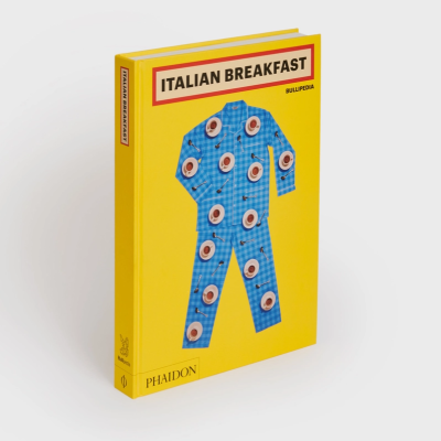Capa de livro amarelo com ilustração de pijama azul e chávenas de café, com texto ITALIAN BREAKFAST.
