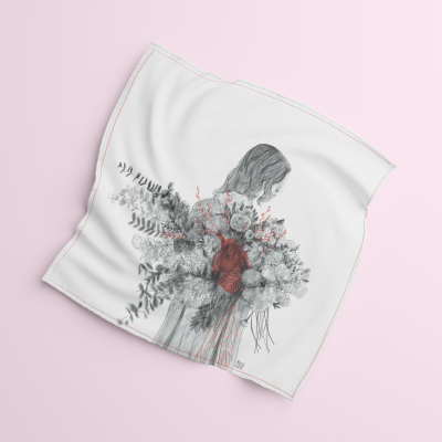 Lenço branco com ilustração de mulher com flores e coração vermelho