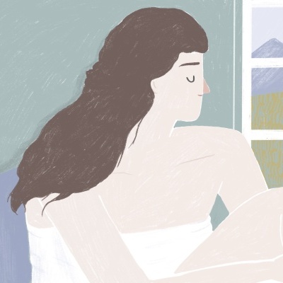 Ilustração digital de mulher sentada junto a uma janela com montanhas ao fundo