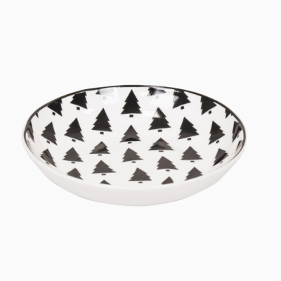 Prato branco com padrão de árvores de Natal pretas