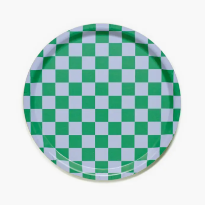 Prato redondo com padrão xadrez verde e branco