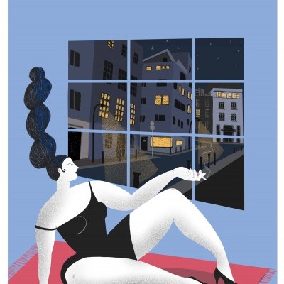 Ilustração de mulher sentada em tapete vermelho junto a janela com vista noturna da cidade