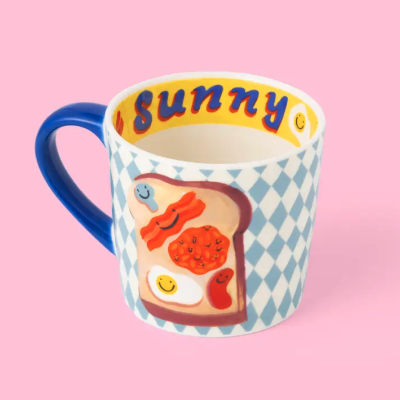 Caneca decorativa com padrão azul e branco e texto sunny