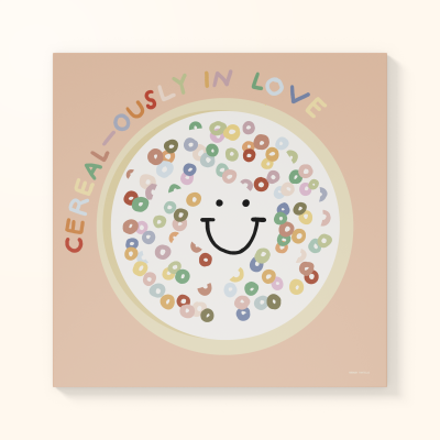 Tela decorativa com sorriso e anéis coloridos com texto multicolorido