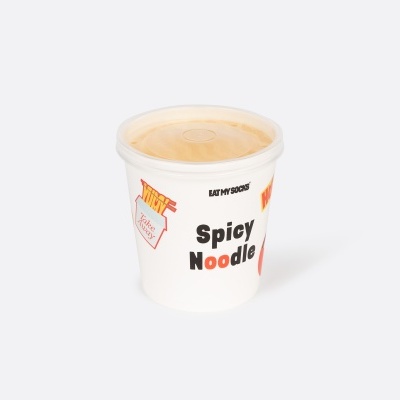 Copo branco de noodles instantâneos Spicy Noodle