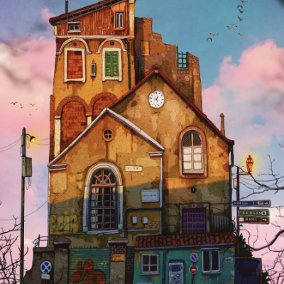 Edifício vintage colorido com graffiti e céu ao pôr do sol