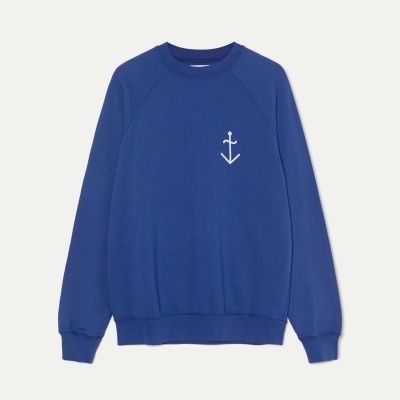 Sweatshirt azul com símbolo de âncora branca no peito