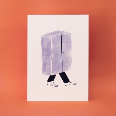 Ilustração de armário roxo com pernas e sapatos em fundo laranja