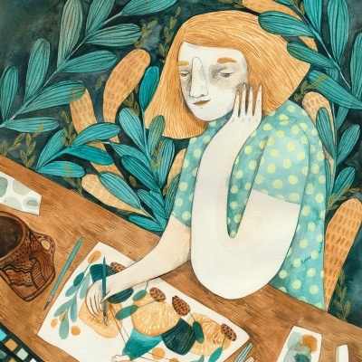 Ilustração de mulher a pintar folhas em aguarela numa mesa rodeada por materiais de pintura