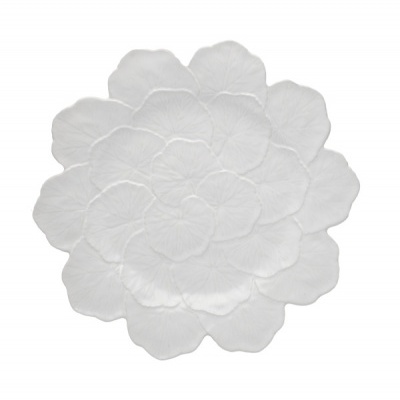 Tapete branco em forma de flor com textura de pétalas