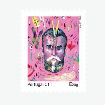Selo postal com ilustração colorida de rosto masculino e tesoura, Portugal CTT E20g