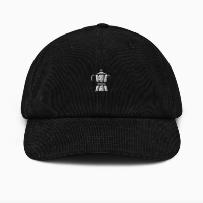 Boné preto com bordado de cafeteira branca