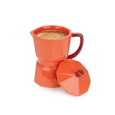 Cafeteira italiana laranja em cerâmica com alça vermelha e café