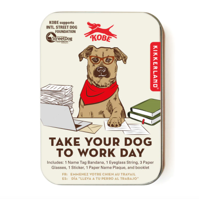 Caixa metálica decorativa com ilustração de cão e textos promocionais