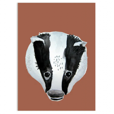 Ilustração colorida da cabeça de um texugo sobre fundo castanho.