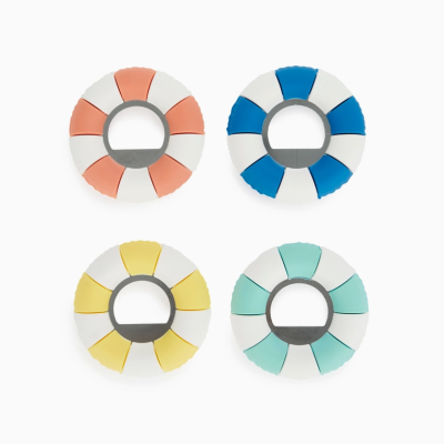 Quatro cadeados circulares coloridos em plástico com segmentos brancos e coloridos