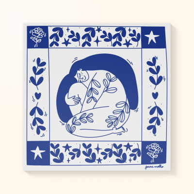 Ilustração de figura humana com cabelo azul e folhas desenhadas, moldura com folhas, estrelas e flores.