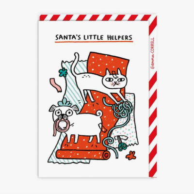 Cartão ilustrado com cão, gato, tecidos coloridos e texto 'SANTA'S LITTLE HELPERS'