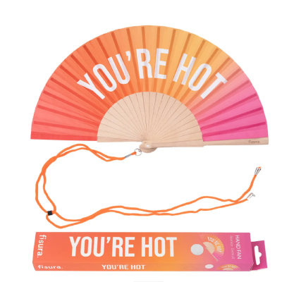 Leque em degradê vermelho ao rosa com texto 'YOU'RE HOT' e embalagem correspondente.