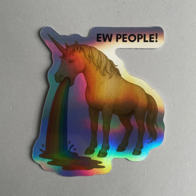 Autocolante holográfico de unicórnio vomitando arco-íris com texto EW PEOPLE!