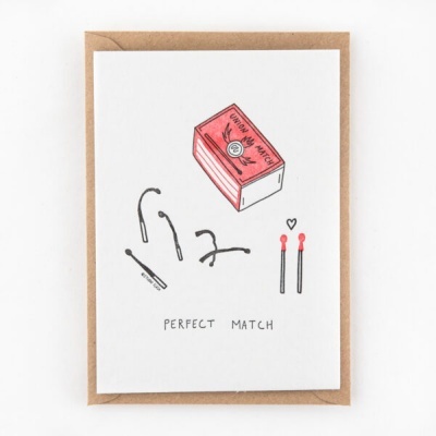 Cartão de felicitações com desenho de caixa de fósforos, ganchos e fósforos com texto perfeito match