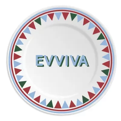Prato branco com padrão de triângulos coloridos e texto EVVIVA no centro