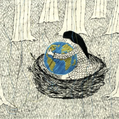 Desenho de floresta com figura abraçando globo num ninho