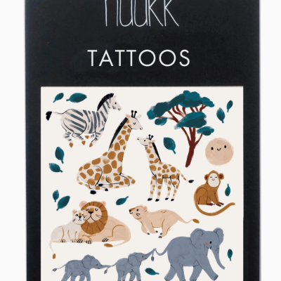 Conjunto de tatuagens temporárias com desenhos de animais da selva coloridos.