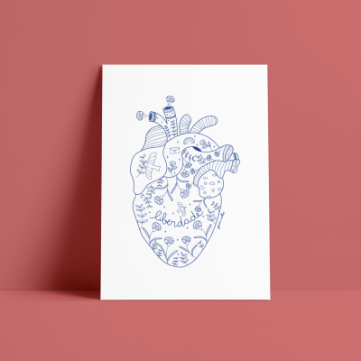 Cartaz branco com ilustração azul de coração anatómico decorado e palavra 'Liberdade'