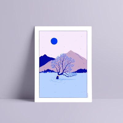 Quadro decorativo com ilustração de árvore seca, montanhas e círculo azul no céu