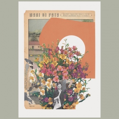 Colagem artística com flores coloridas, papel antigo com texto MANI DI PATA e recortes em preto e branco.