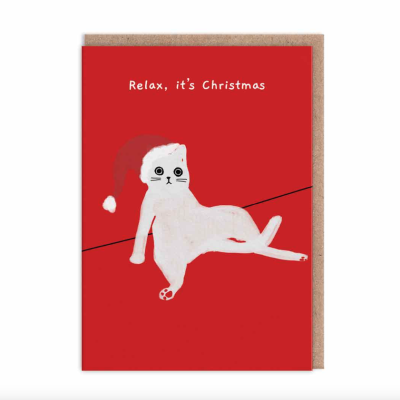Cartão de Natal vermelho com gato branco e texto 