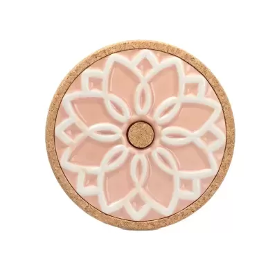 Suporte redondo em cortiça com decoração de mandala rosa e branco
