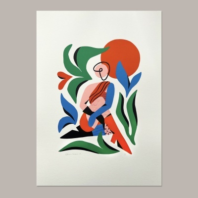 Ilustração abstrata colorida de figura humana com elementos naturais