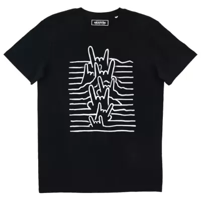 T-shirt preta com estampado branco de mãos a fazer gesto de rock